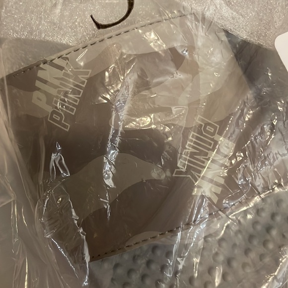 New pink camo slides - Picture 2 of 5